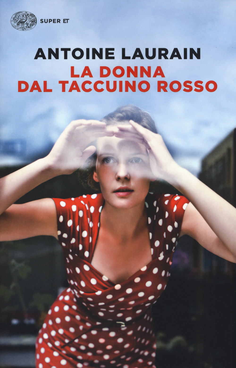 La donna dal taccuino rosso