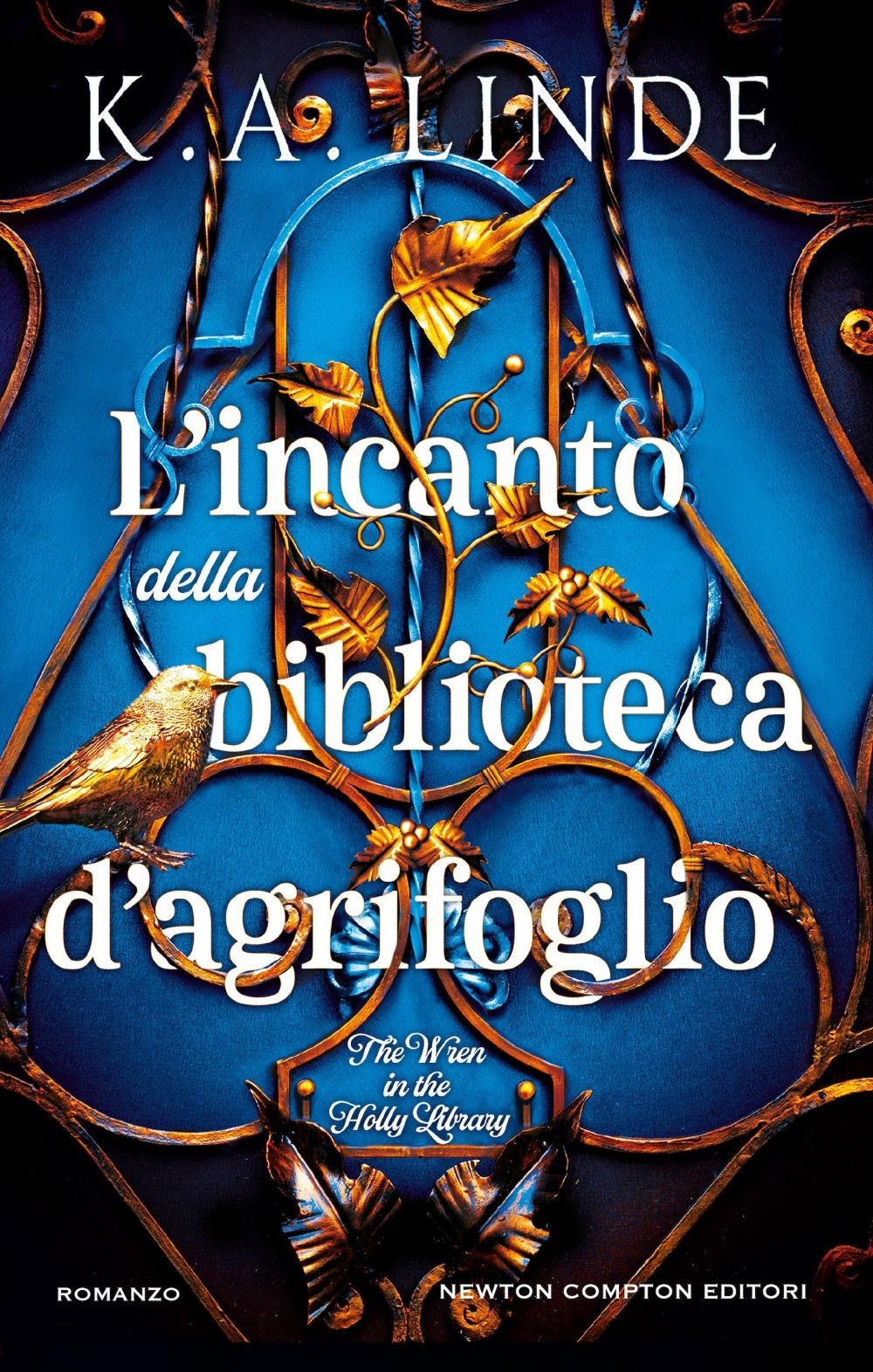 L'incanto della biblioteca d'agrifoglio