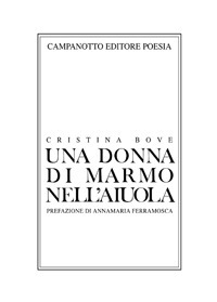 Una donna di marmo nell'aiuola